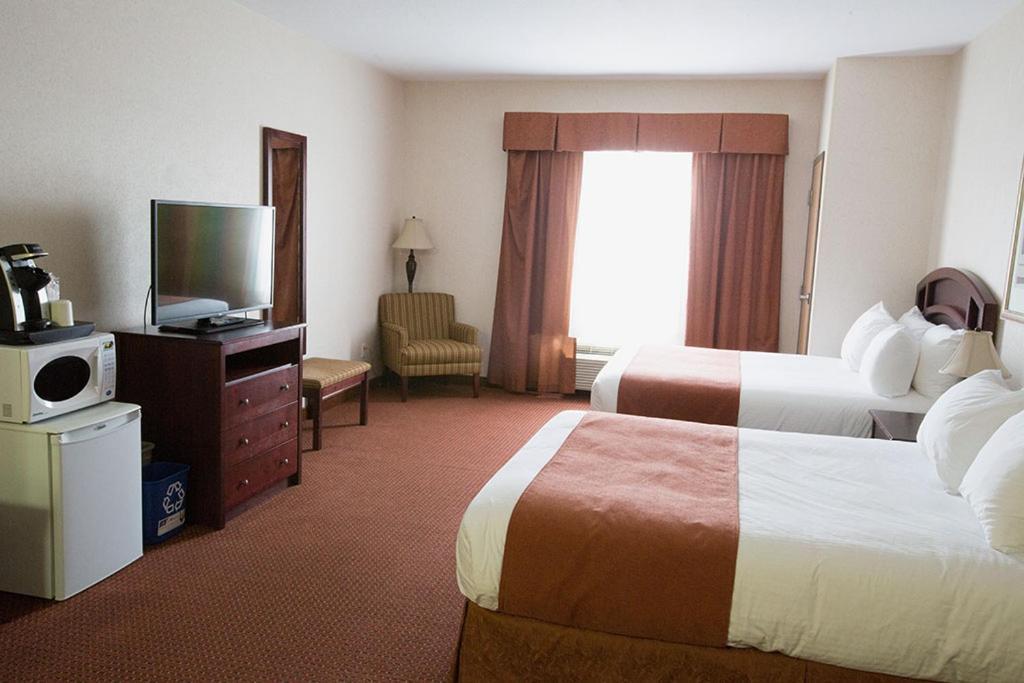 Pomeroy Inn & Suites Fort St. John Dış mekan fotoğraf